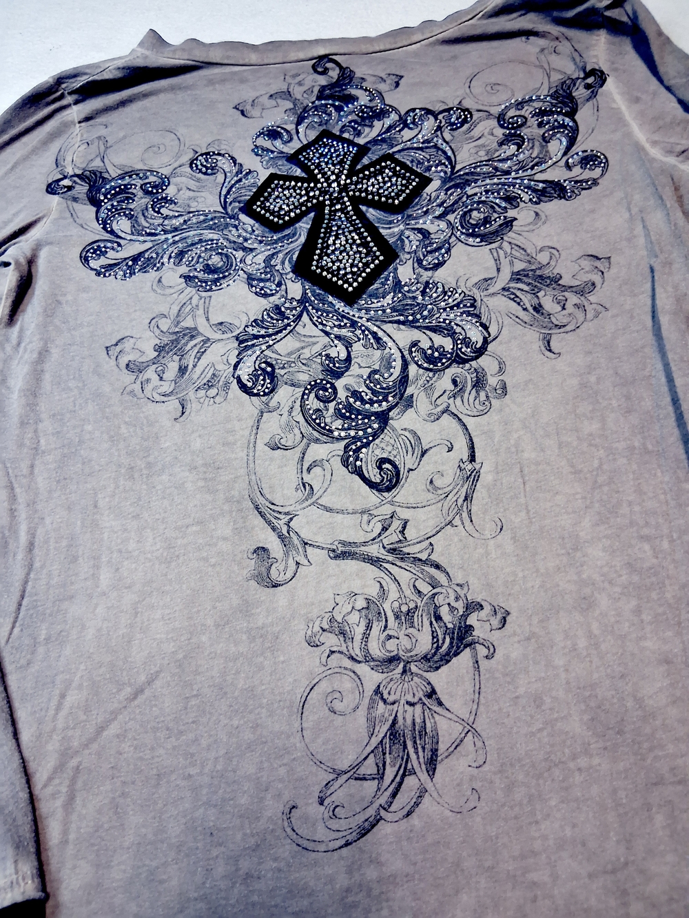 Vintage Y2K Grunge Women’s Grey V-Neck Long Sleeve Top with Embellished Cross - Picture 9 of 10